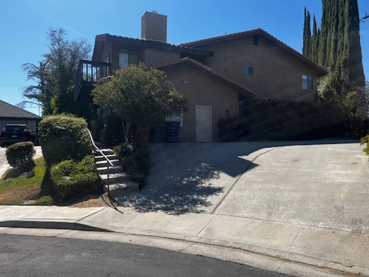House for rent at 3428 Eastview Court, Bakersfield, CA 93306