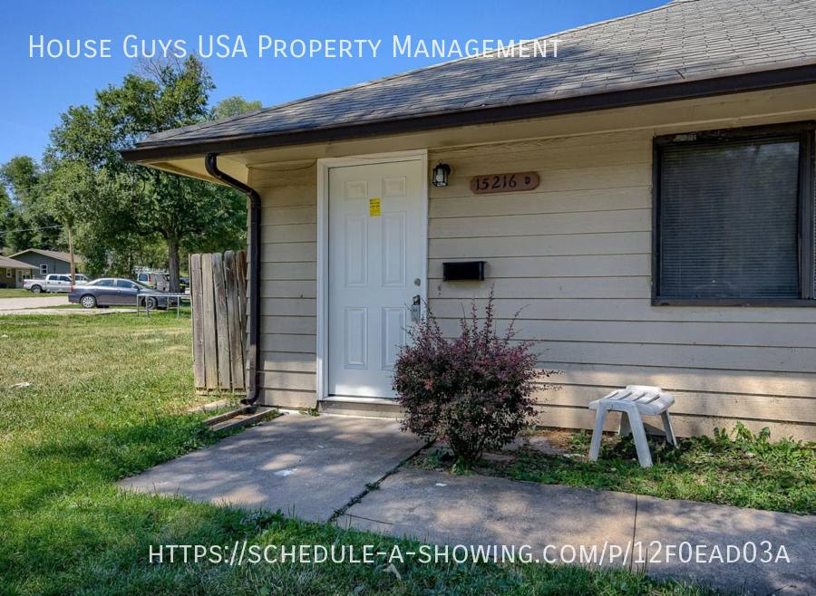 Townhouse for rent at 15216 Bellaire Ave #D, Grandview, MO 64030