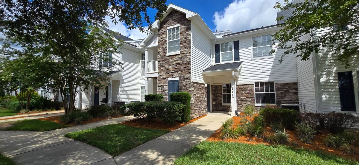 Condo for rent at 575 Oakleaf Plantation Parkway, Orange Park, FL 32065