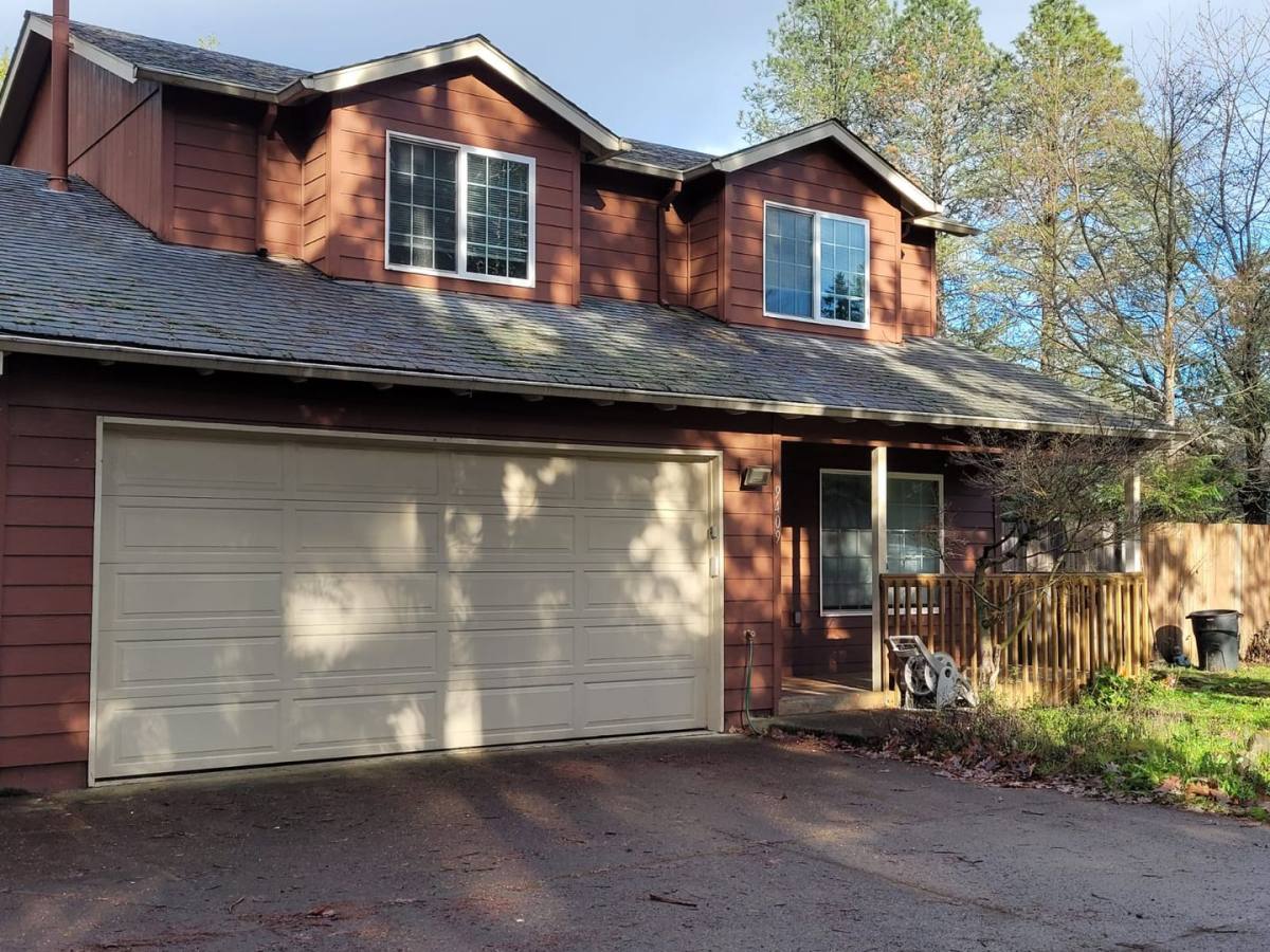 House for rent at 9409 SE Stanley Ave, Portland, OR 97222