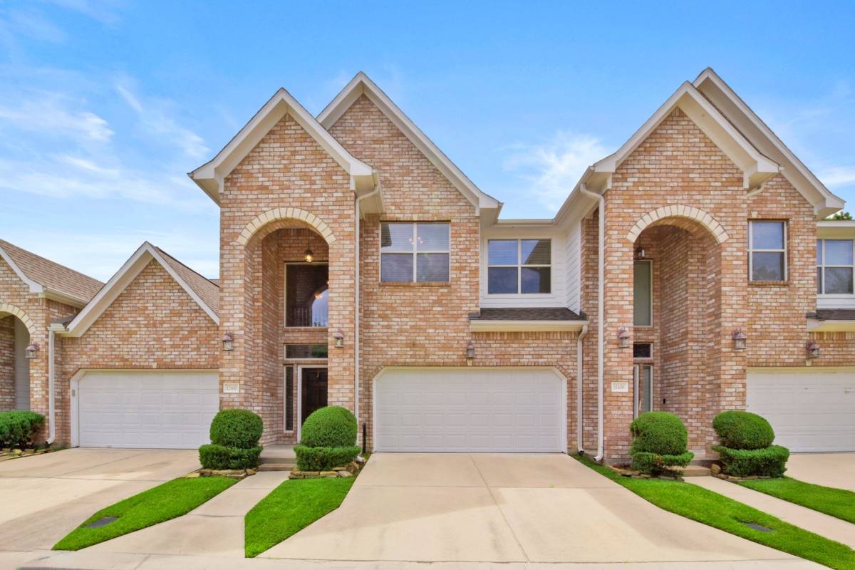 Townhouse for rent at 12410 Millridge Forest Court, Houston, TX 77070