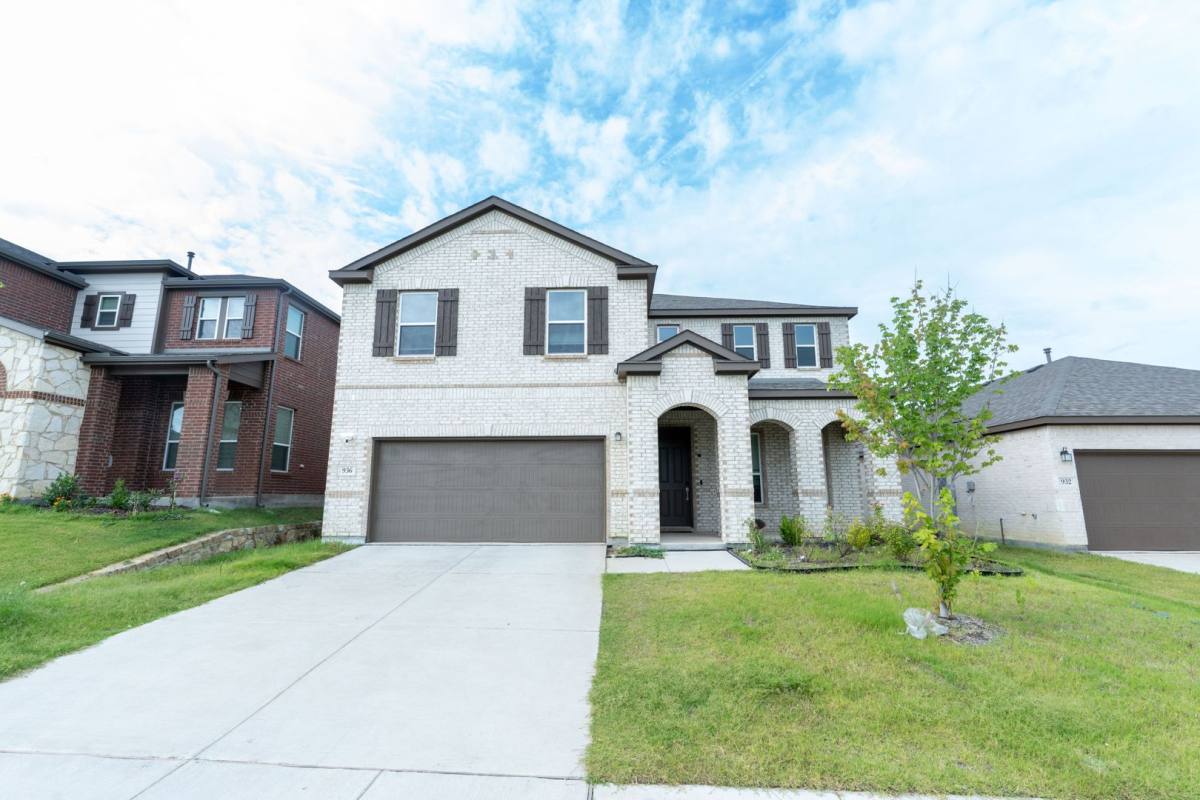 House for rent at 936 Adair Dr, Aubrey, TX 76227