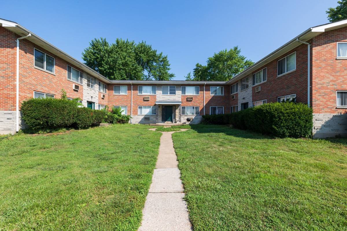 Apartment for rent at 17 Quick Dr, Florissant, MO 63031