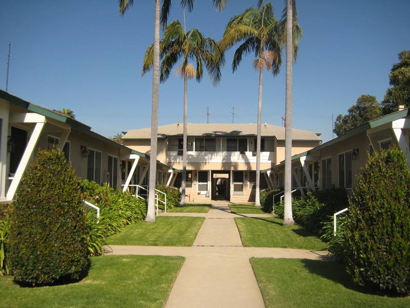 Apartment for rent at 1453-55 Harvard St, Santa Monica, CA 90404