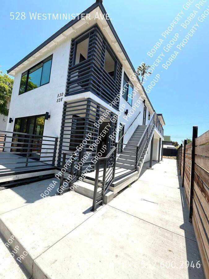 Townhouse for rent at 528 Westminister Ave, Venice, CA 90291