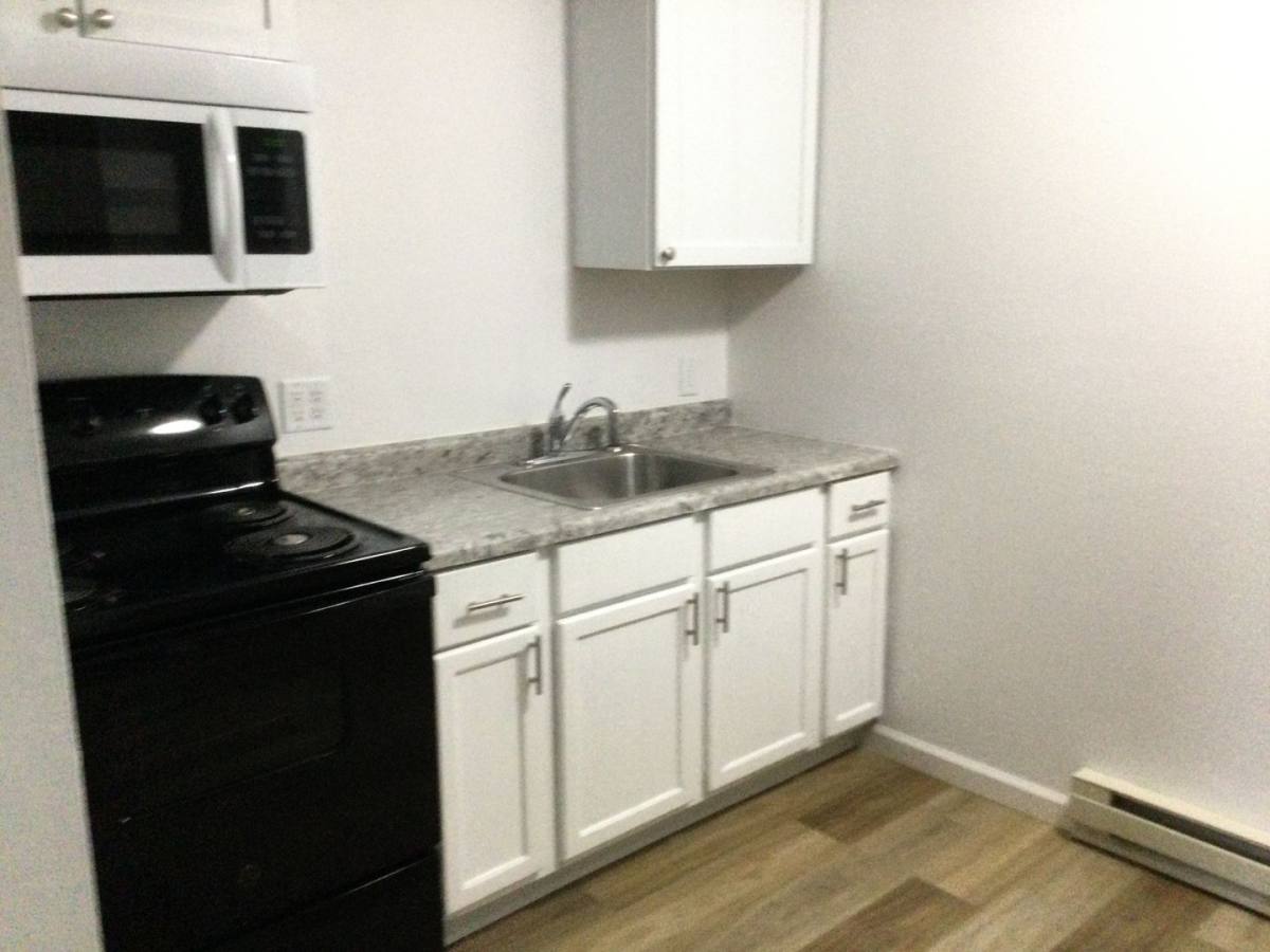Apartment for rent at 1710-1712 Harding St, Tama, IA 52339