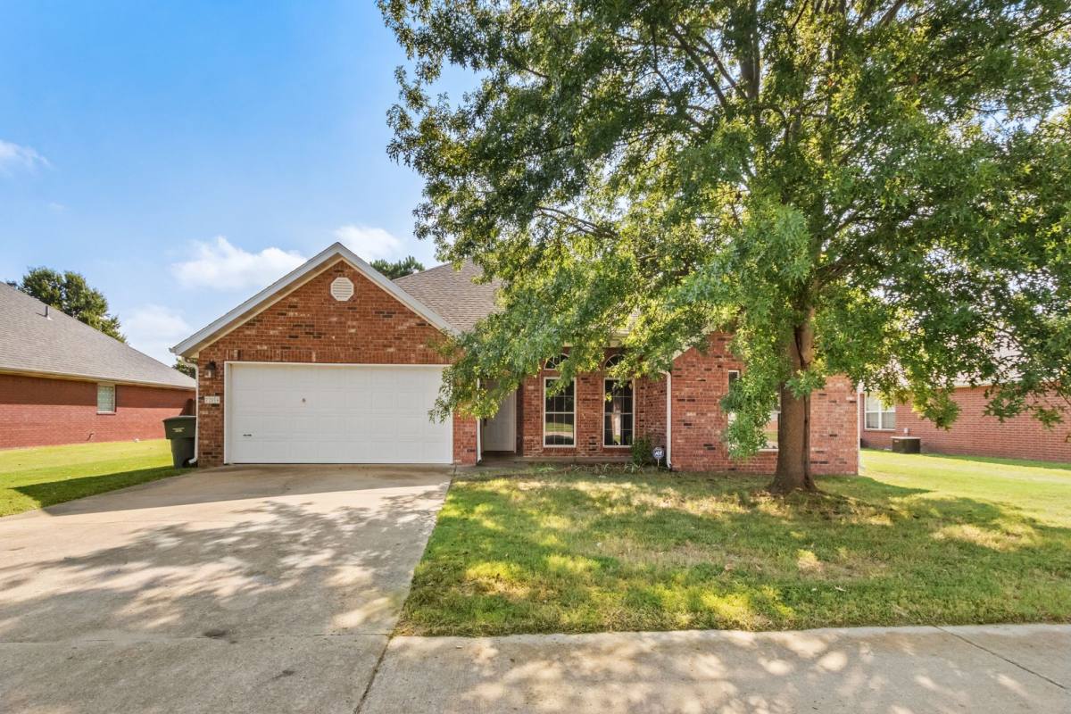 House for rent at 794 Blazing Star Dr, Fayetteville, AR 72704