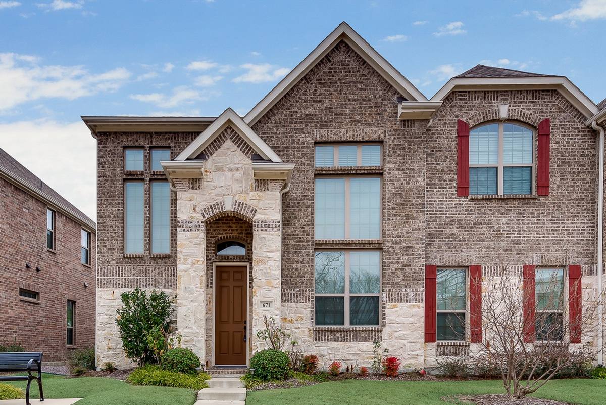 Townhouse for rent at 671 Emily Lane, Richardson, TX 75081