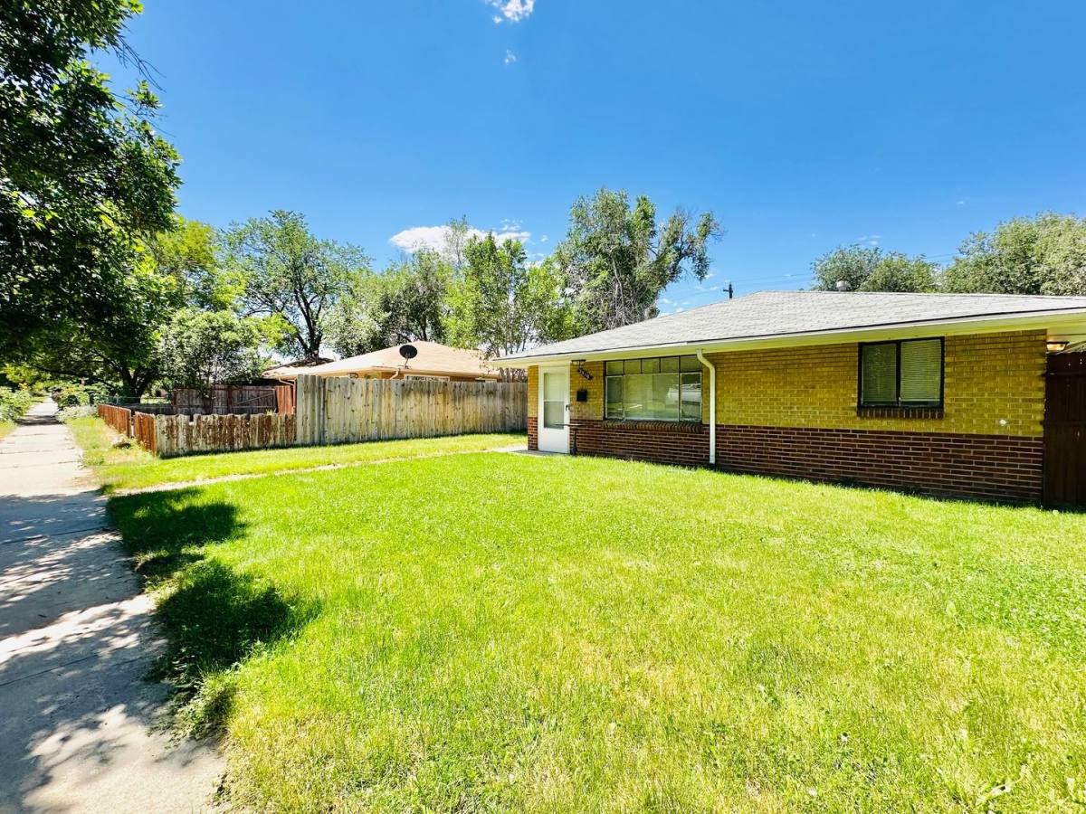 Townhouse for rent at 3517-3519 Columbine St, Denver, CO 80205