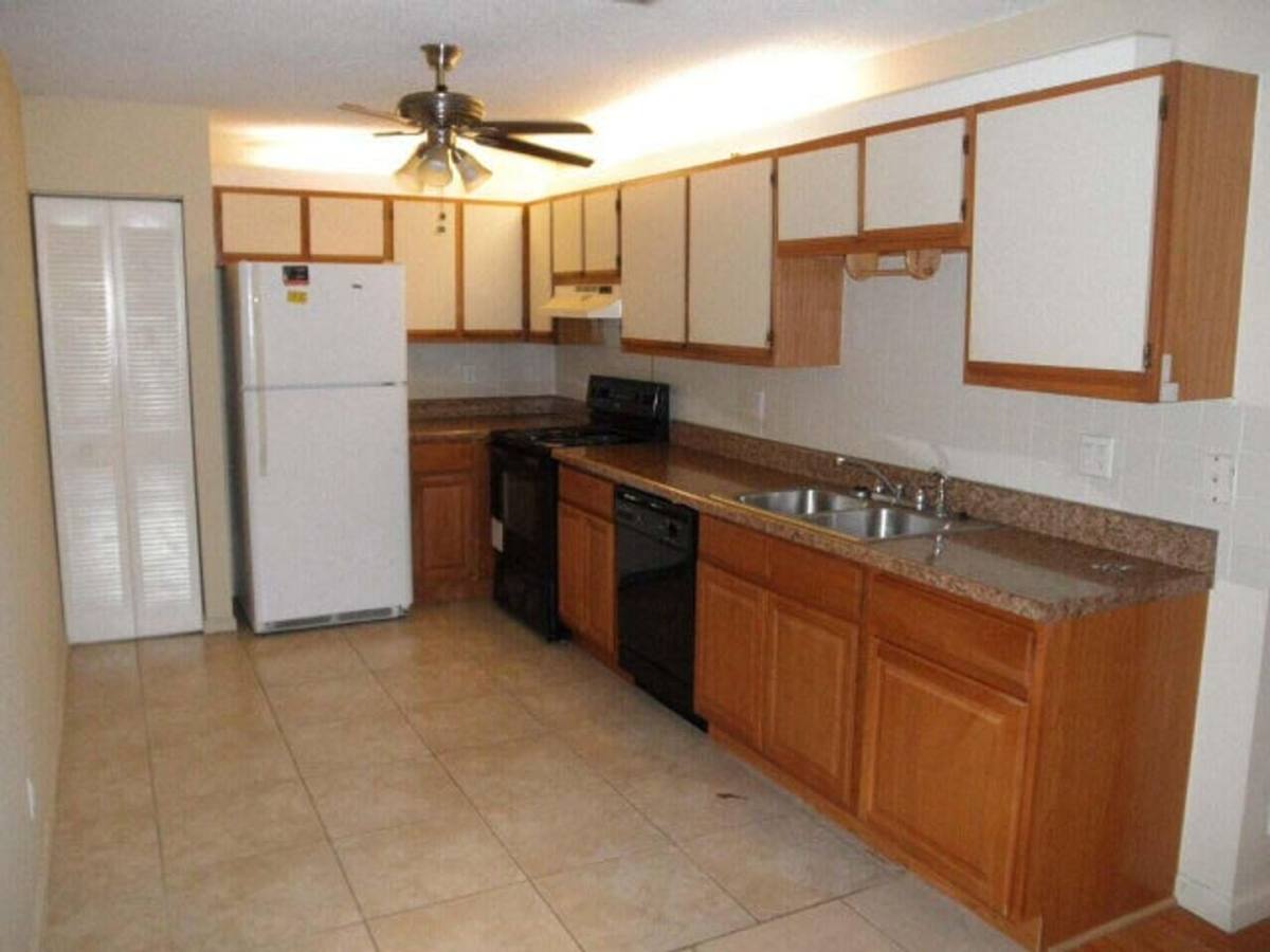 Condo for rent at 3300 Jaywood Terrace J-219, Boca Raton, FL 33431