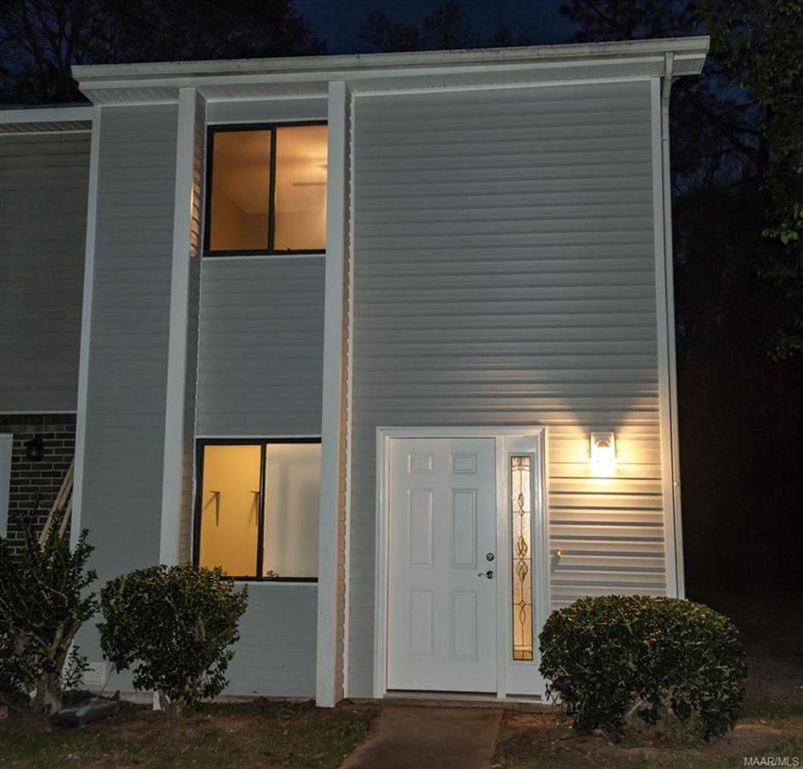 Townhouse for rent at 131 Candlebrook Dr, Enterprise, AL 36330