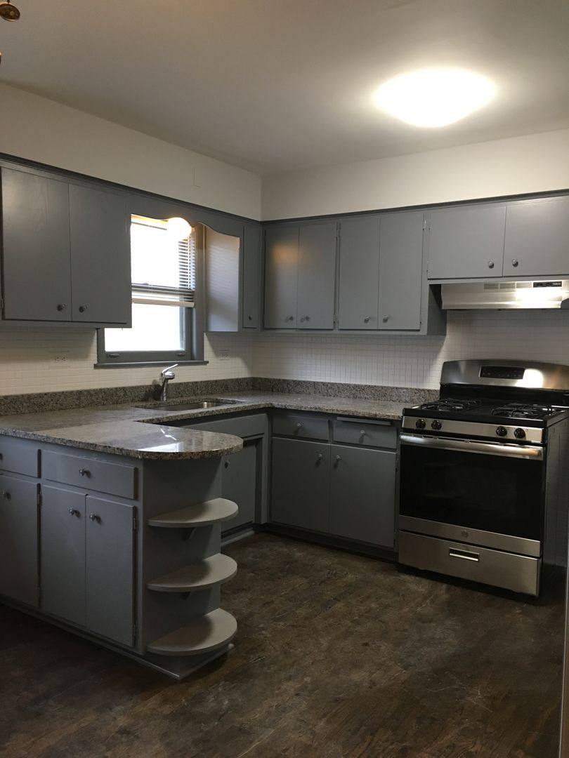 Apartment for rent at 10144 Pulaski Rd, Oak Lawn, IL 60453