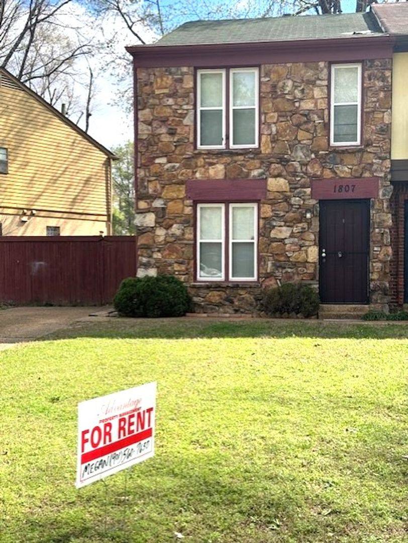 Townhouse for rent at 1807 Grovehaven Circle, Memphis, TN 38116