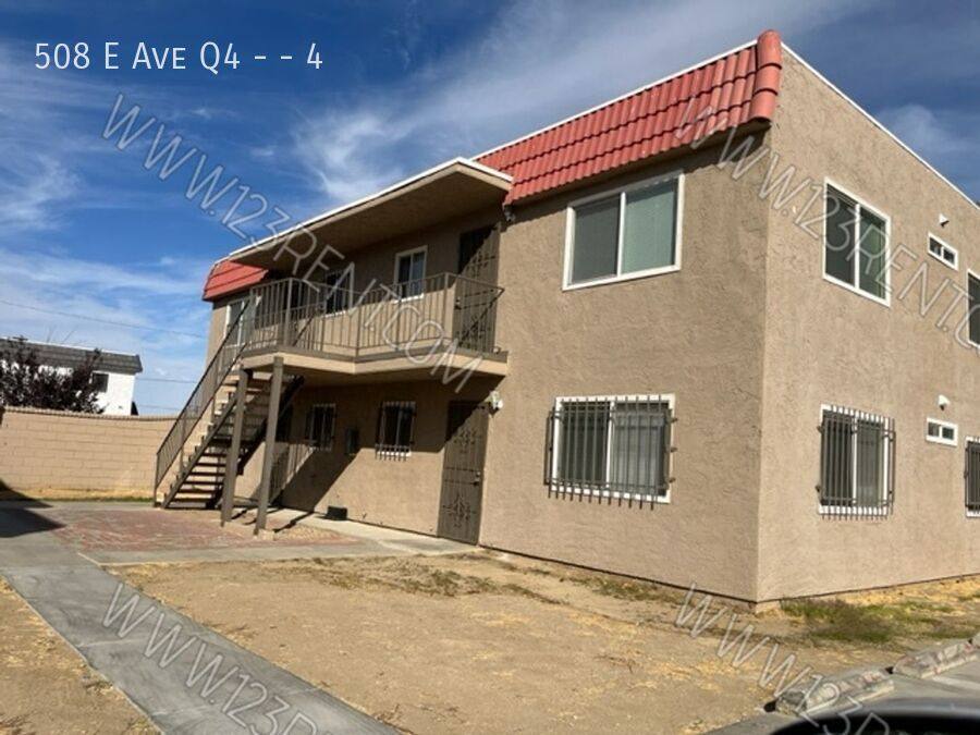 Apartment for rent at 508 E Ave Q4 #4, Palmdale, CA 93550