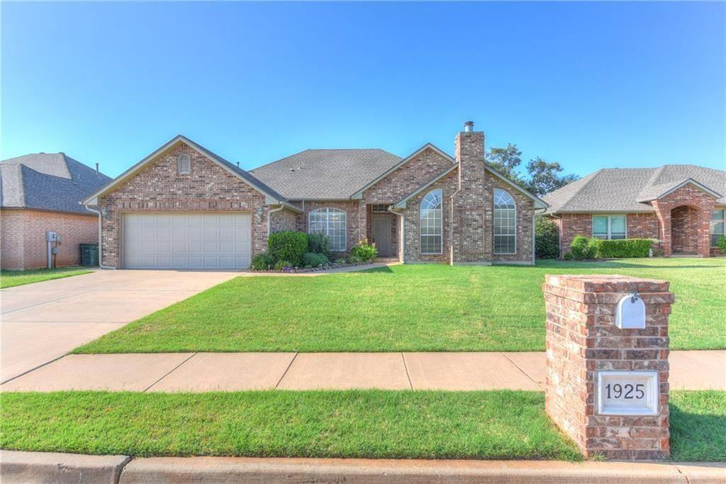 House for rent at 1925 Napa Valley Rd, Edmond, OK 73013