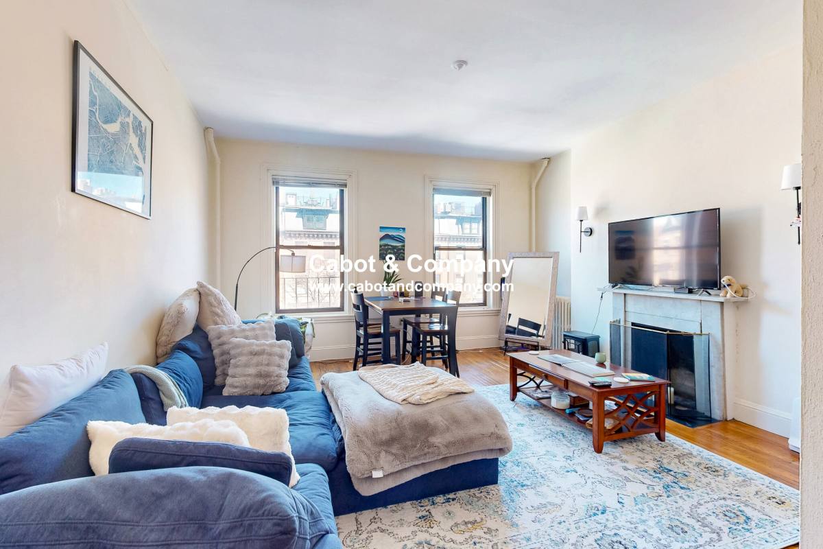 Apartment for rent at 231 Beacon St #4, Boston, MA 02116