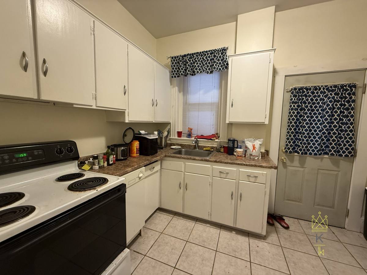 Apartment for rent at 10 Browne St #2, Brookline, MA 02446