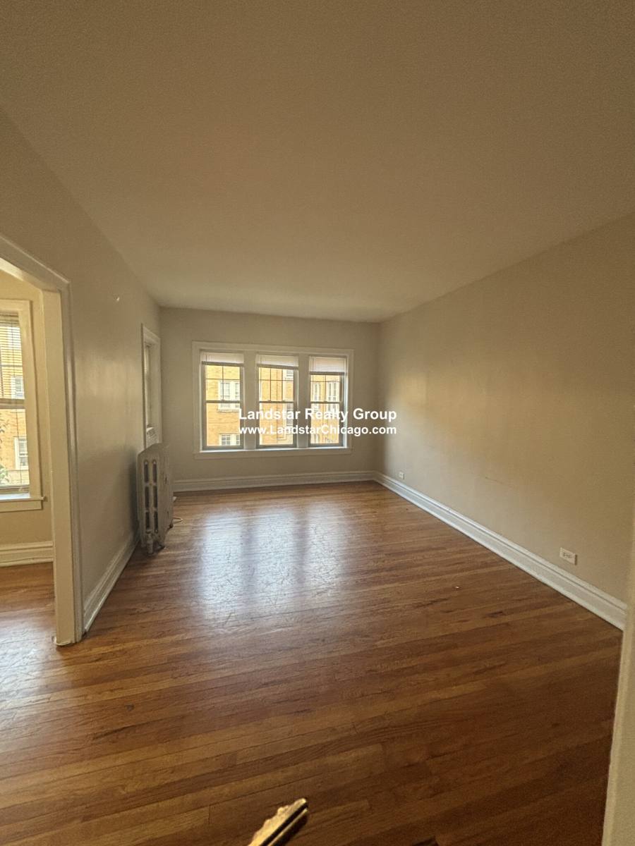 Apartment for rent at 916 Reba Place #2N, Evanston, IL 60202