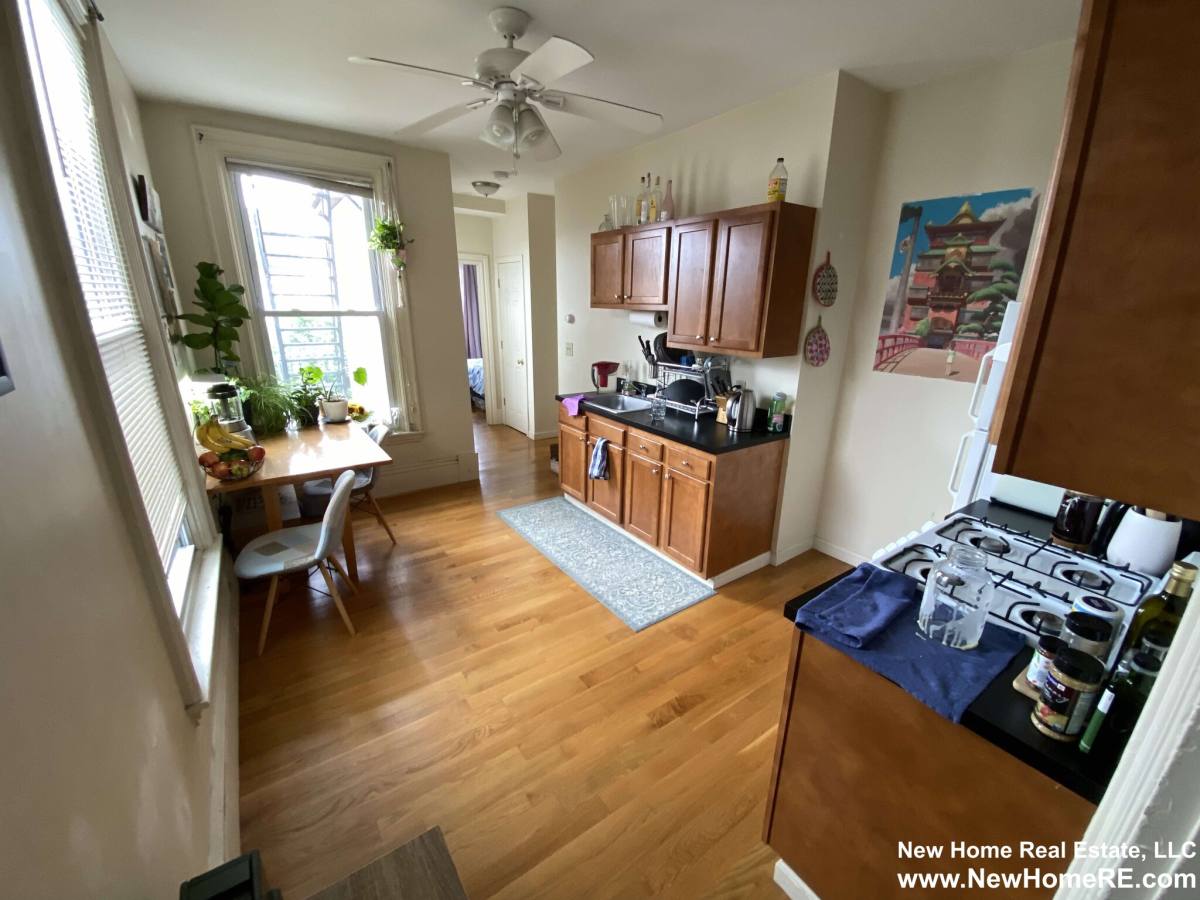 Apartment for rent at 22 Mount Vernon #2, Somerville, MA 02145