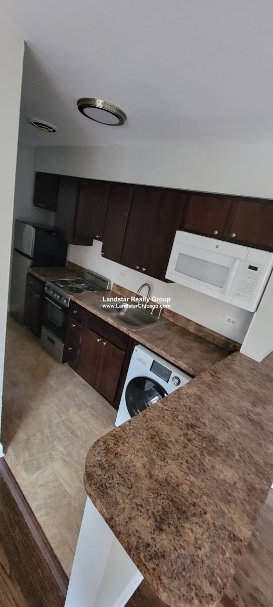 Apartment for rent at 1735 Bryn Mawr #18, Chicago, IL 60660