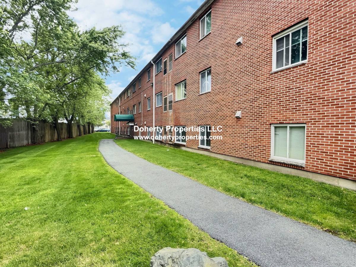 Apartment for rent at 35 Prospect St #204, Woburn, MA 01801