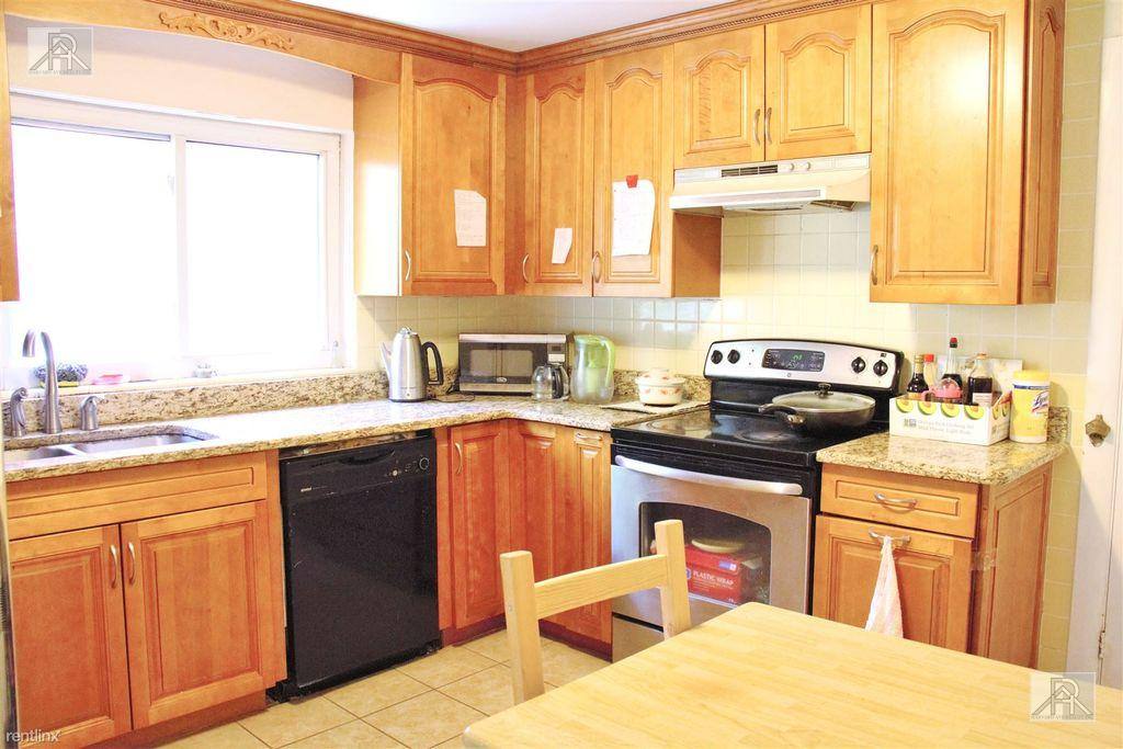 Apartment for rent at 106 Manet St #1, Chestnut Hill, MA 02467
