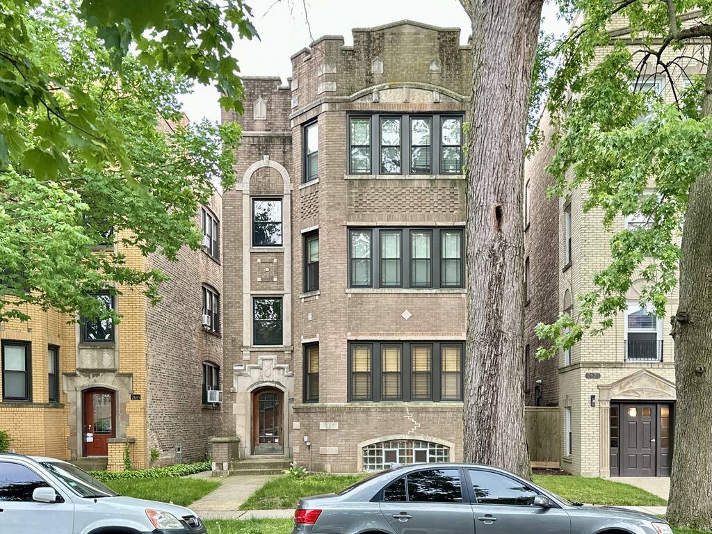 Apartment for rent at 2617 Greenleaf #9Q, Chicago, IL 60645