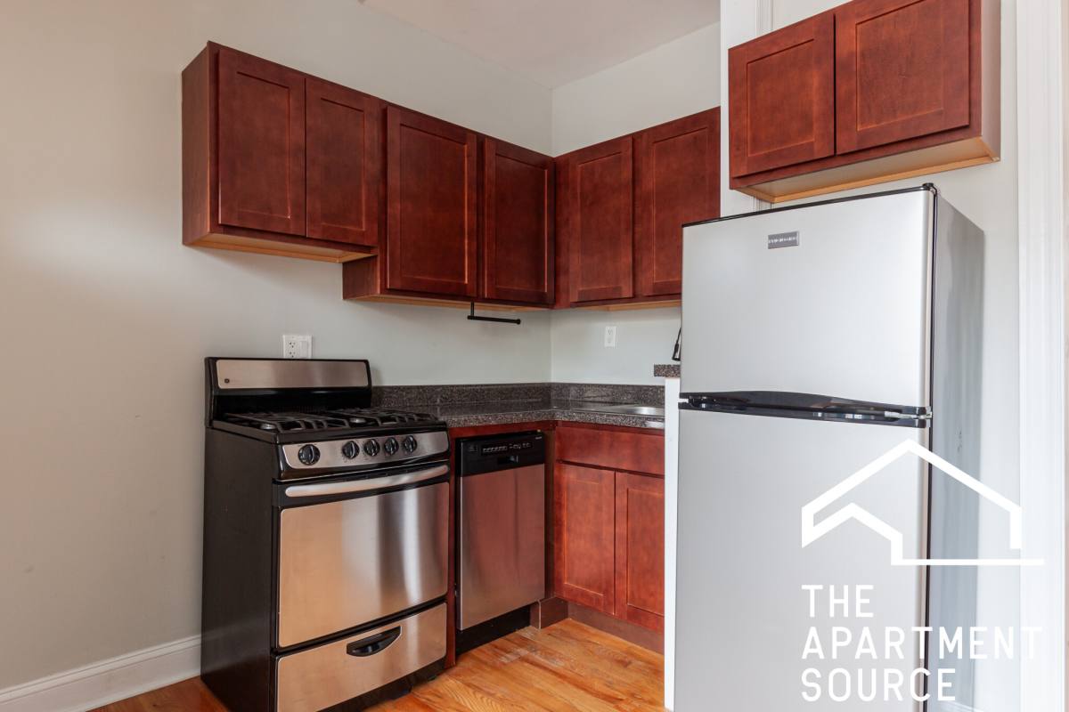 Apartment for rent at 3722 N Pine Grove Ave #E3, Chicago, IL 60613