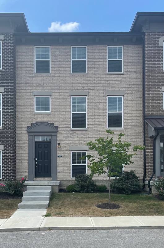 Townhouse for rent at 305 Fairfax Way, Zionsville, IN 46077