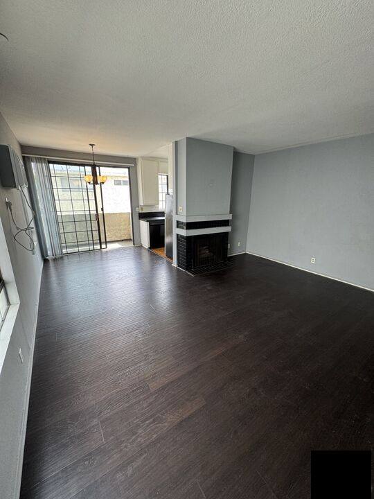 Apartment for rent at 3648 Motor Ave #105, Los Angeles, CA 90034