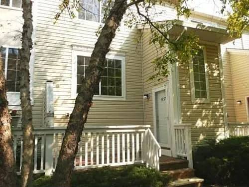 Townhouse for rent at 1637 Liberty St, Hanover Park, IL 60133