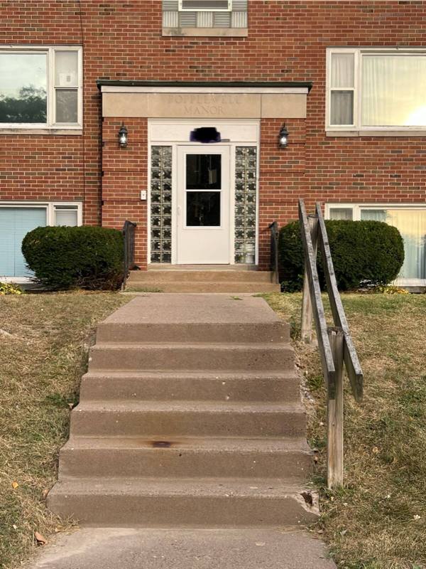 Apartment for rent at 1719 20th St #4, Rock Island, IL 61201