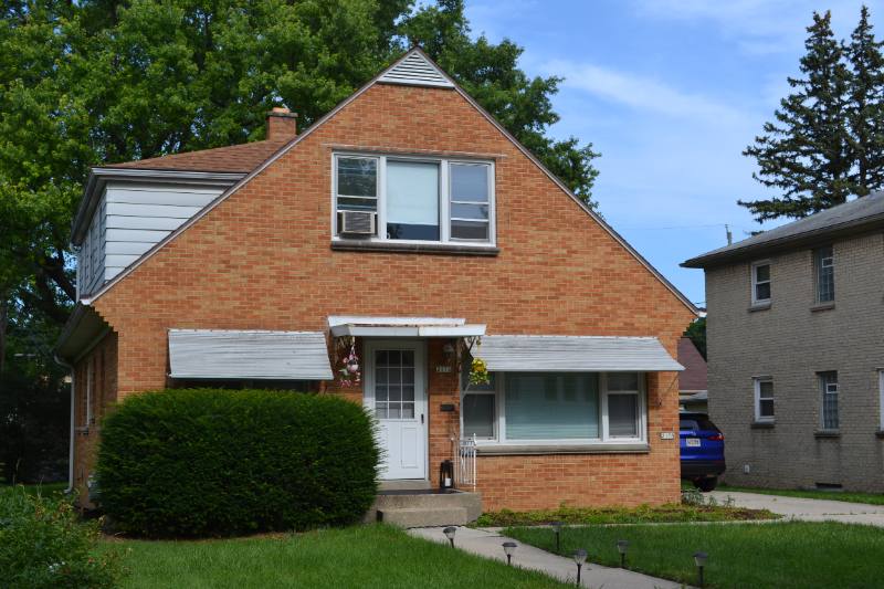Apartment for rent at 2178 S 81st St W Allis, Milwaukee, WI 53227
