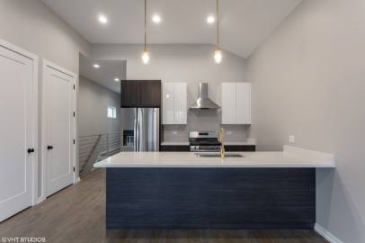 Apartment for rent at 3936 S Indiana Ave #2, Chicago, IL 60653