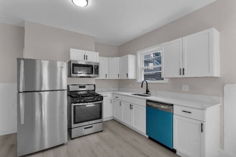Apartment for rent at 77 Vinton St #1, Providence, RI 02909