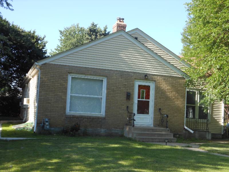 Townhouse for rent at 412 W 64th St, Minneapolis, MN 55423