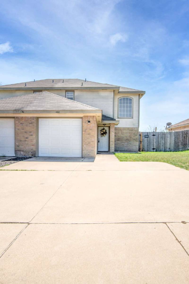 Townhouse for rent at 402 Deloris Dr, Killeen, TX 76542