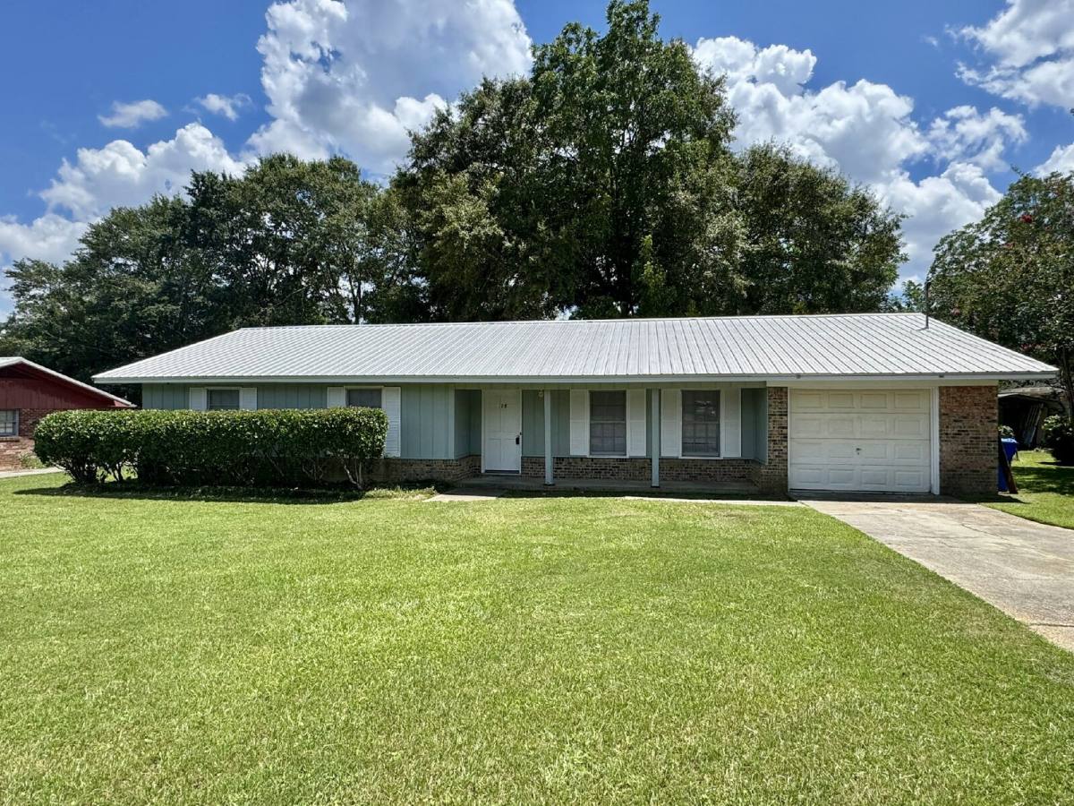 House for rent at 105 Salem Court, Dothan, AL 36301