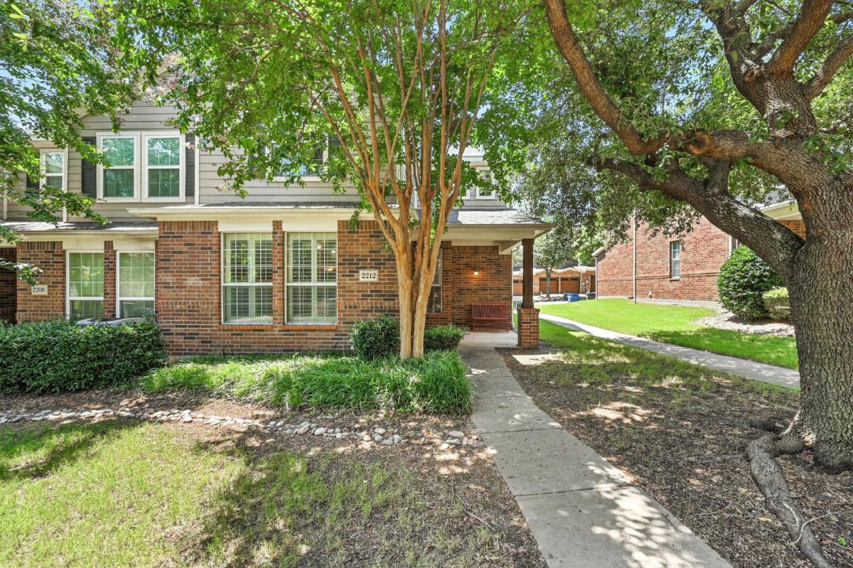 Townhouse for rent at 2212 Stonepark, McKinney, TX 75071