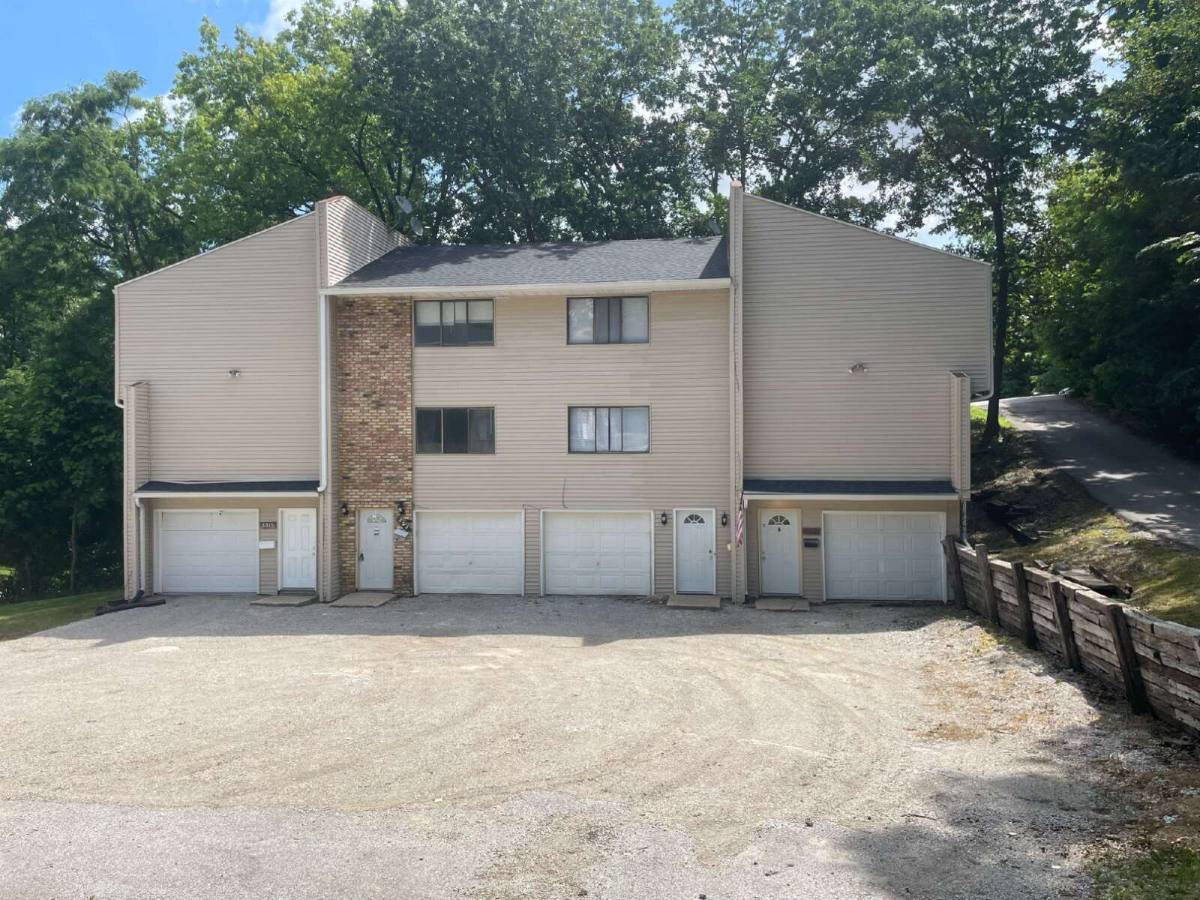 Apartment for rent at 3213 Schuetzen Lane, Davenport, IA 52804