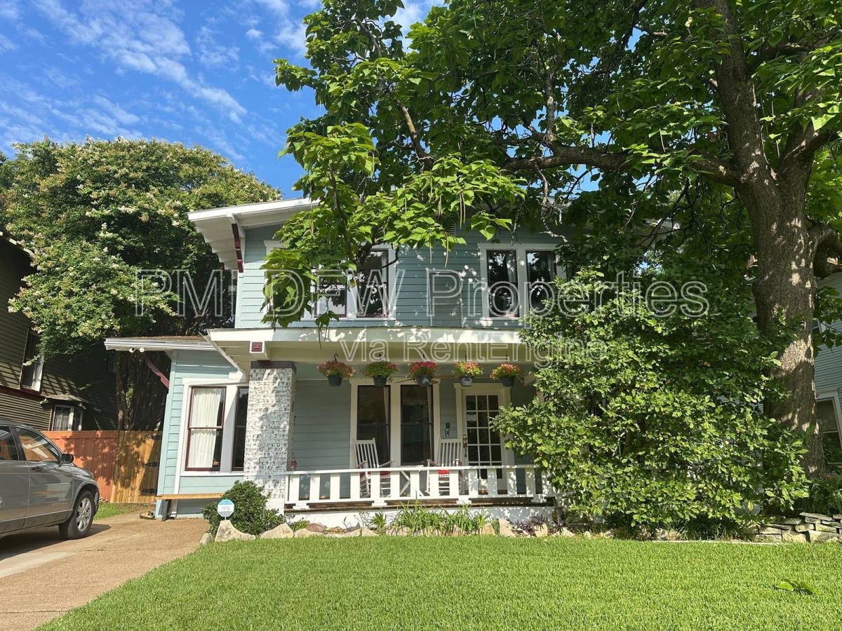 House for rent at 215 S Montclair Ave, Dallas, TX 75208