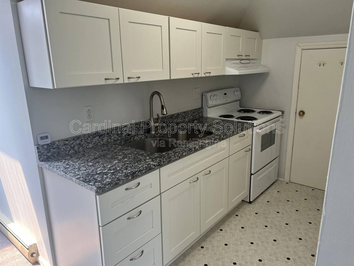 Apartment for rent at 220 Loraine Ave #5, Cincinnati, OH 45220