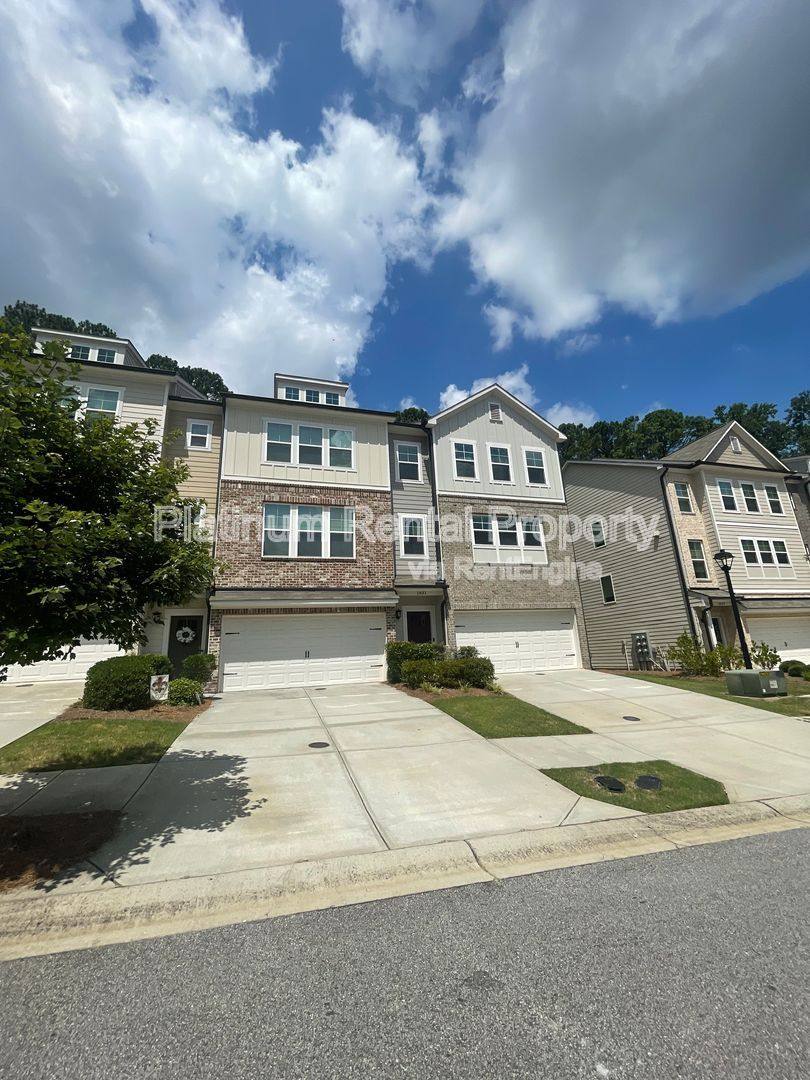 Townhouse for rent at 1631 Venture Point Way, Decatur, GA 30032
