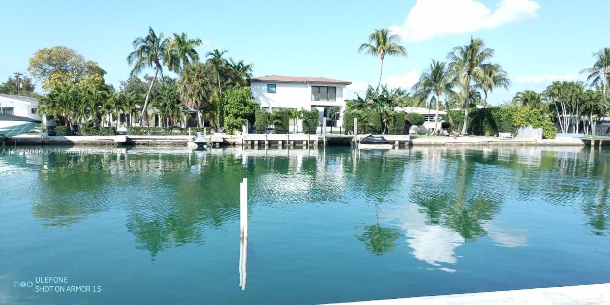 Apartment for rent at 1725 Calais Dr, Miami Beach, FL 33141