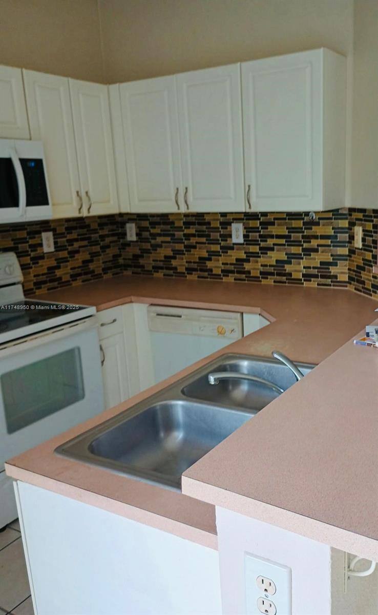 Apartment for rent at 8986 W Flagler St #3, Miami, FL 33174