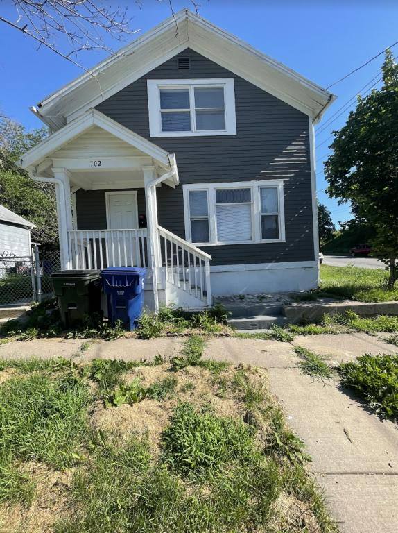 House for rent at 702 W 7th St, Davenport, IA 52802