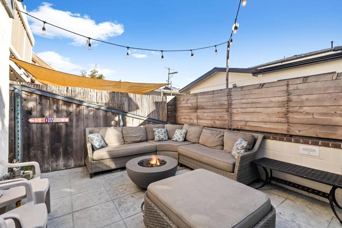 House for rent at 818 Rockaway Court, San Diego, CA 92109