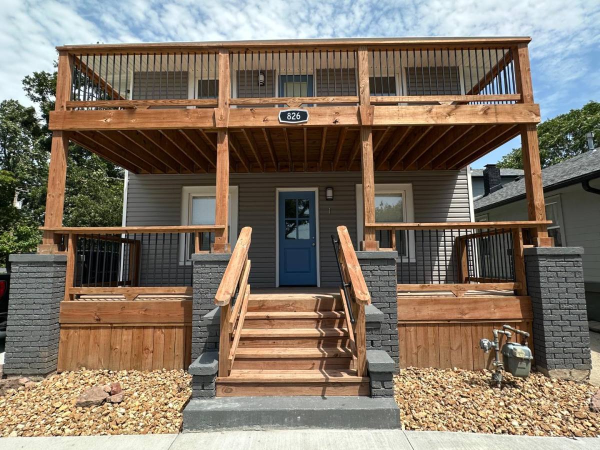 Apartment for rent at 826 E 21st Ave #1, Kansas City, MO 64116
