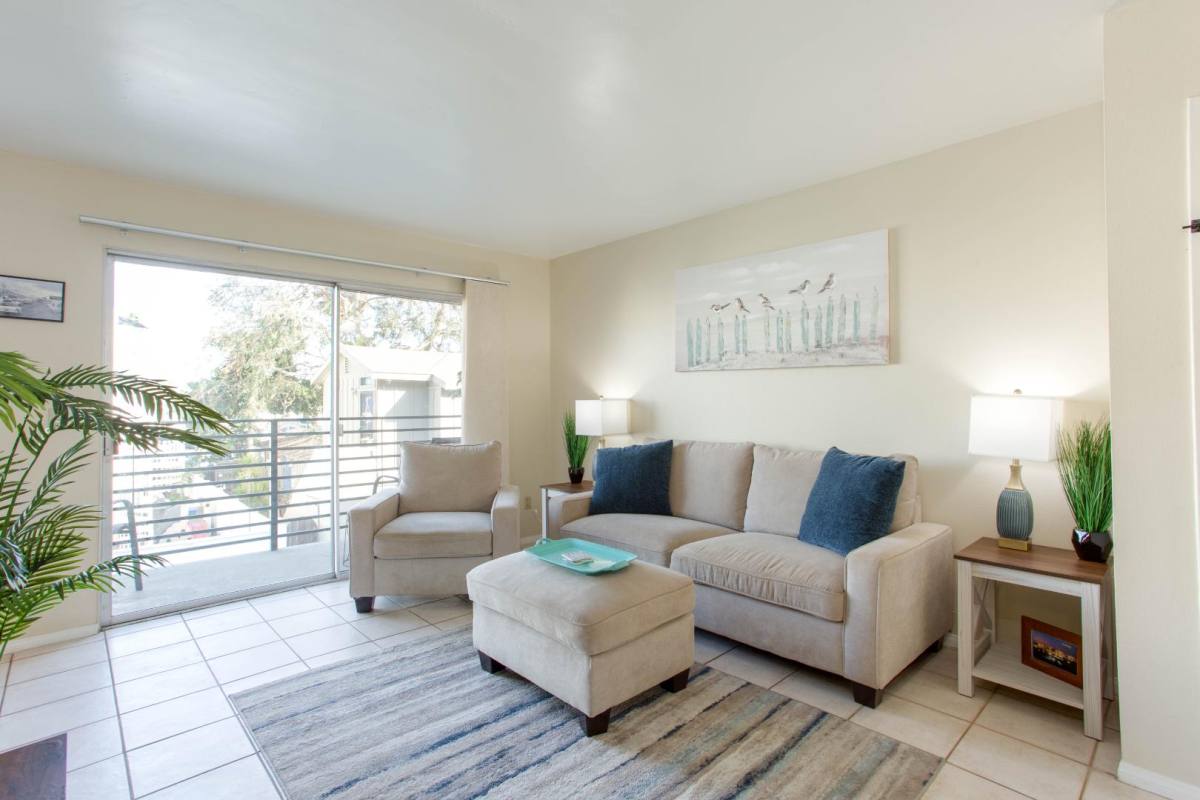 Condo for rent at 4011 Lamont St, San Diego, CA 92109