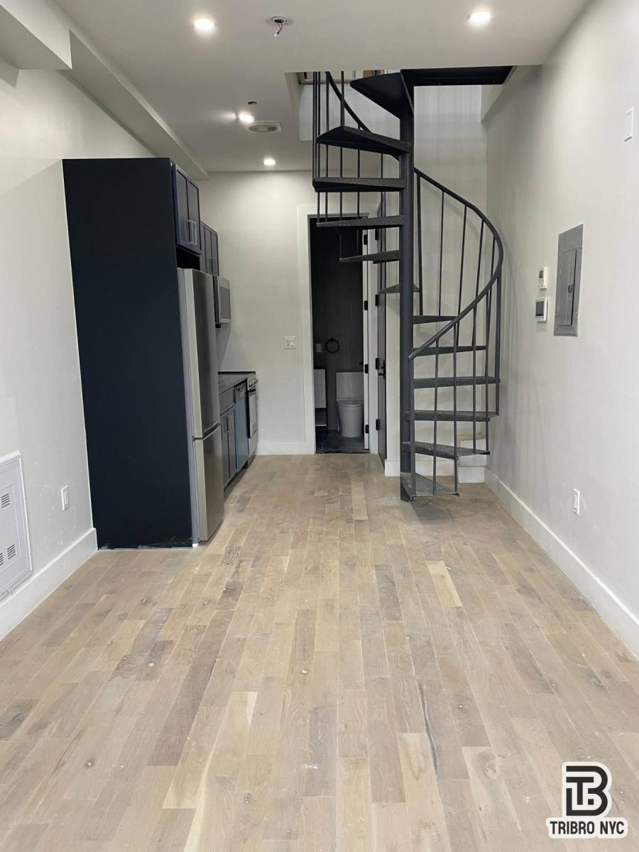 Apartment for rent at 141 Meserole St #4PH, Brooklyn, NY 11206